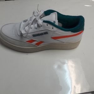 DOLPHINS CLUB C